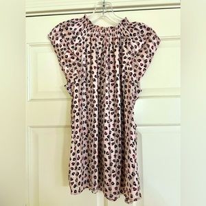 Stella & Dot “double take flutter top” in heart pattern size M.